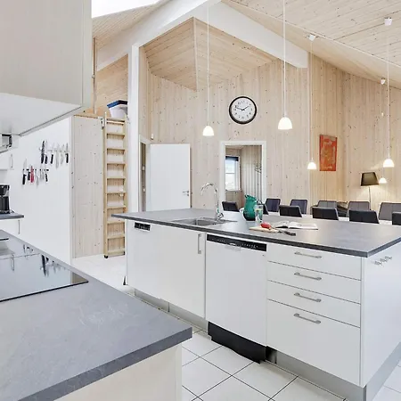 Luxury Pool Marielyst - By Traum * Boto By